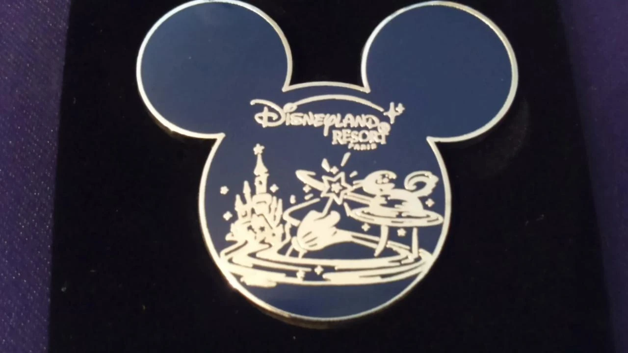 Rare Pins Disney Disneyland Paris : Tête de Mickey représentant les 2 parcs
